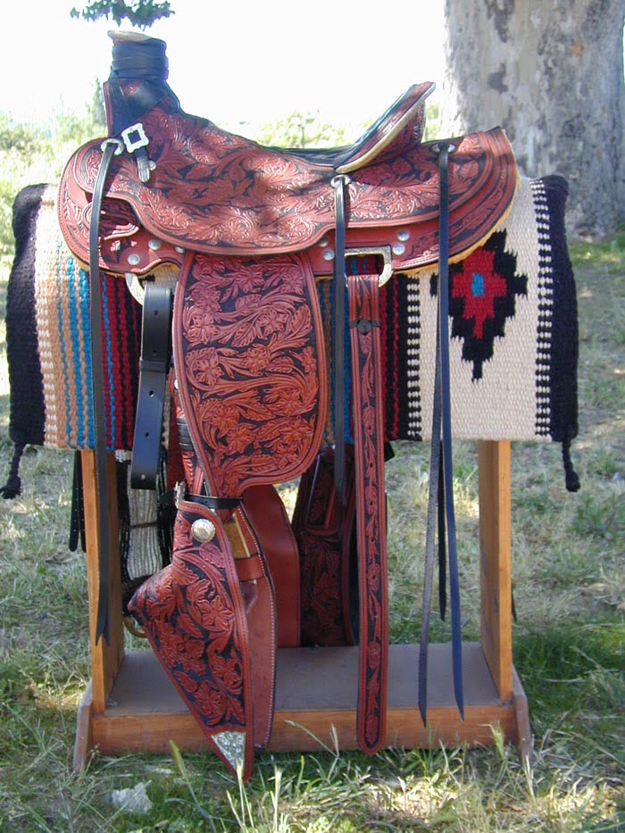 Traditional Western Saddle 10